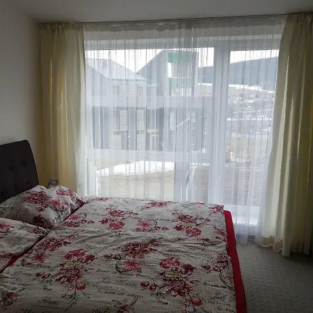 Апартаменты 124/1 *